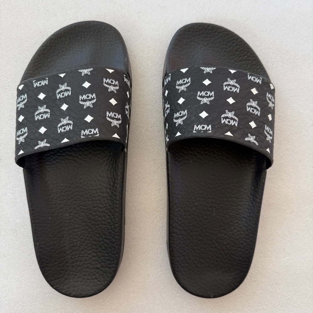 MCM UNISEX Monogram Pool Slides - Picture 3 of 8